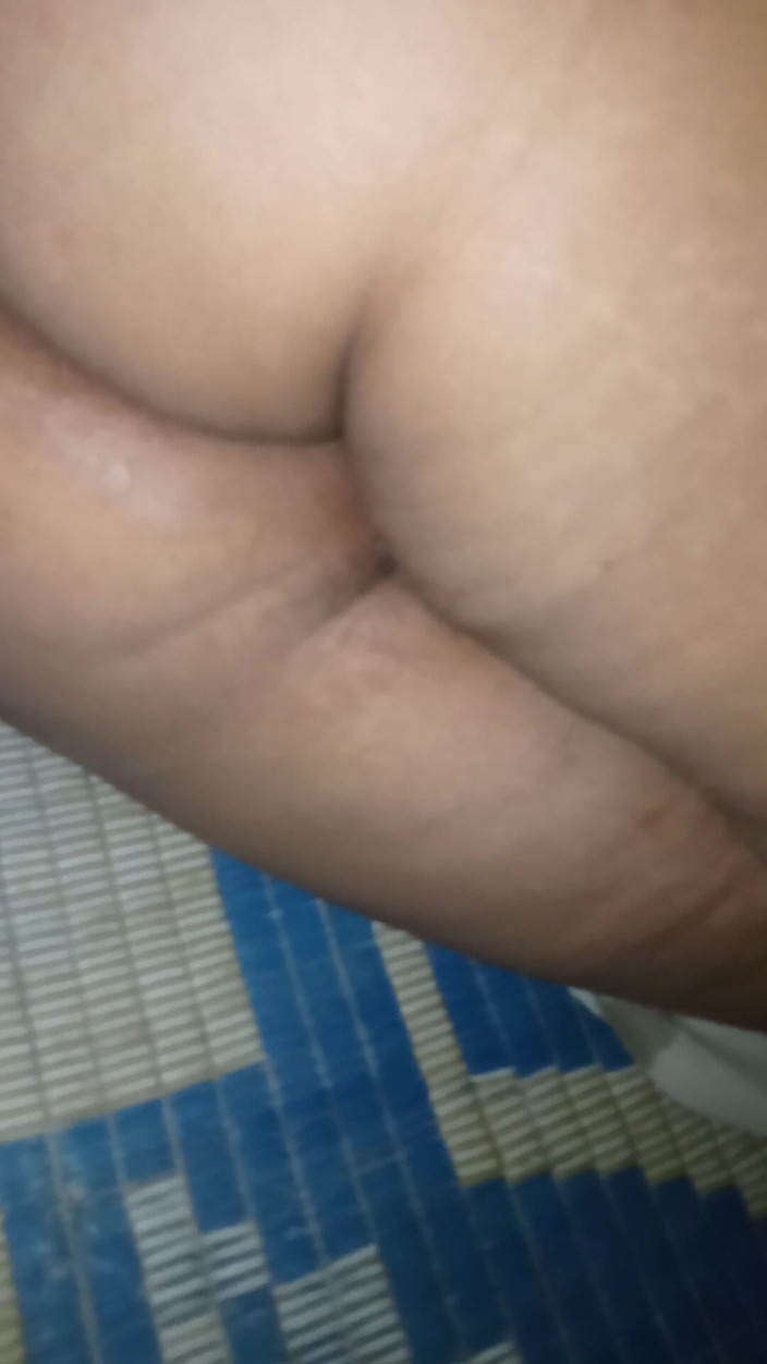 Juicy koos: Juicykoos apabila suami saya berdiri dengan batang dia memanggil saya...