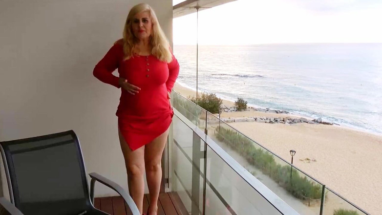 Musa Libertina: Sexy východ slunce na balkóně hotelu