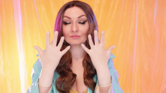 Arya Grander: Niesamowite relaksujące wideo z ASMR autorstwa Aryi Grander, rękawiczki chirurgiczne...