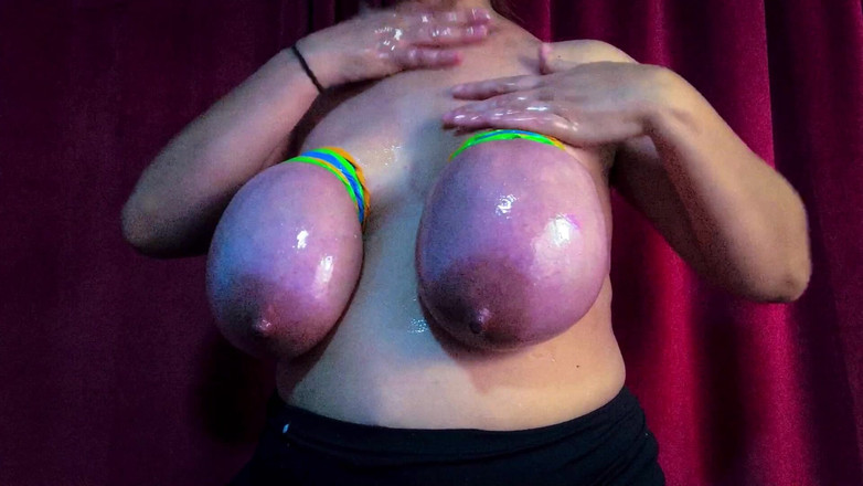 VeeVee Vixen: Allenatore di tette 14