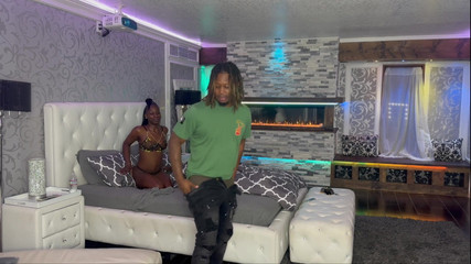 Kendale: Netflix dikizini sikişmek için atla bir film bile bulamadık