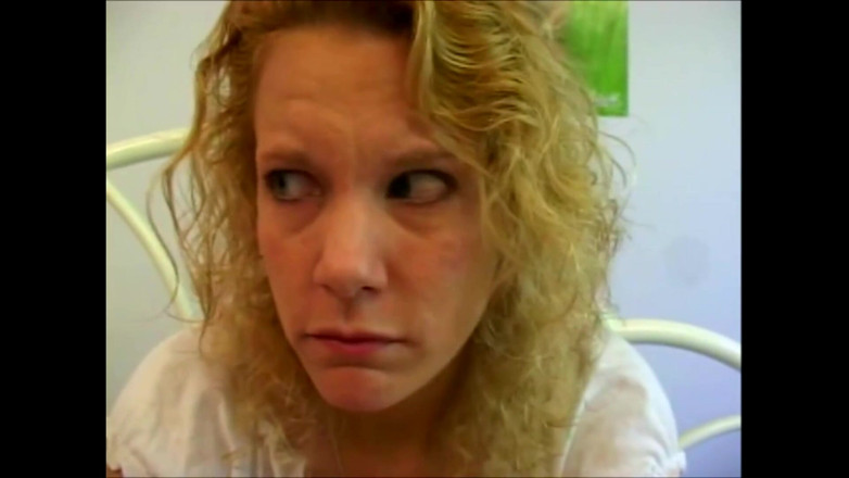 Punished Brats Spanking: Anxietatea fetei care așteaptă să fie lovită