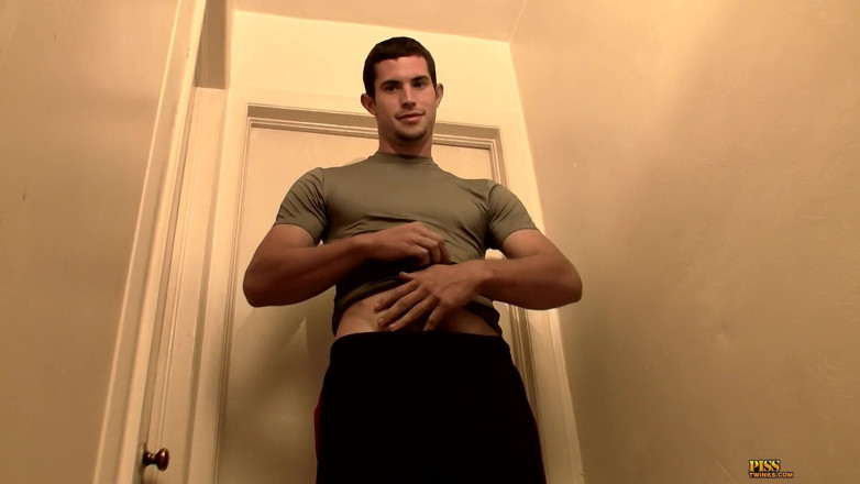 Piss Twinks: Fit straight hunter gets messy