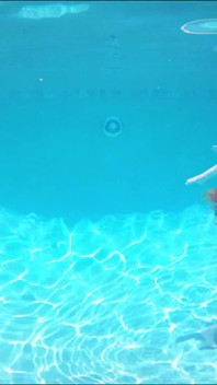 Jasper Taylor Evelin, sexe tabou sous l’eau à la piscine