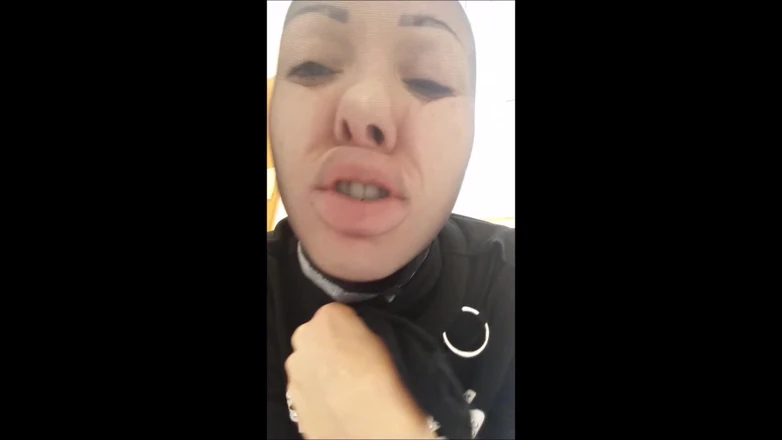 savannahamatoriale: Socks in the Face!