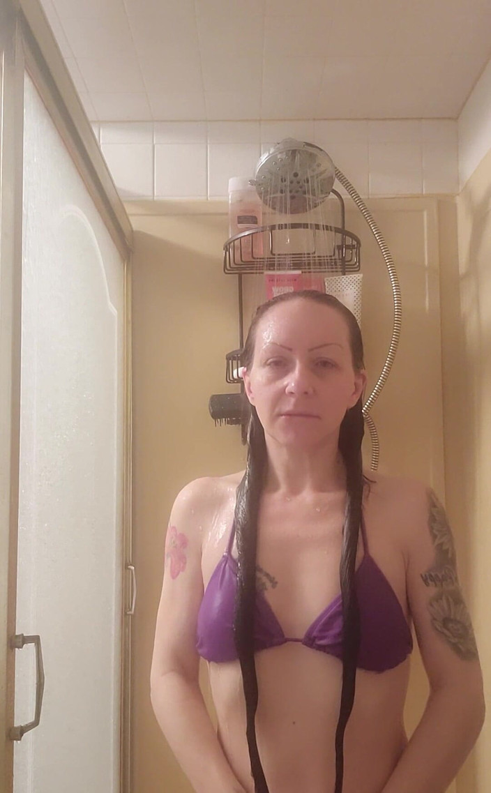 Raven Willow: 내 모든 머리 애호가를 위해 내가 샤워하면서 모든 것을 씻어내는 걸 지켜봐