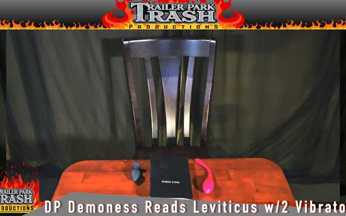 Trailer Park Trash Productions: Demoness DP con plug anale vibrante e remoto lush