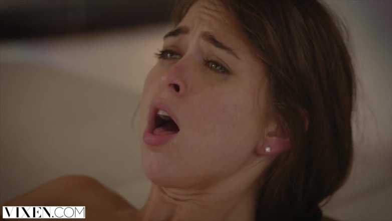 Vixen: Vixen - mejores amigas Riley y Megan follan vecina en un...