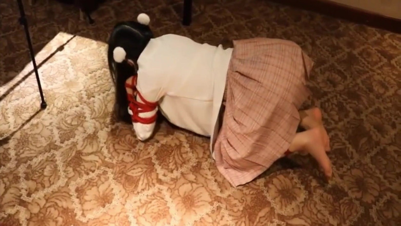 Aisan girl bondage: A Cute Little Dressed in a Jk Uniform Was Walking...