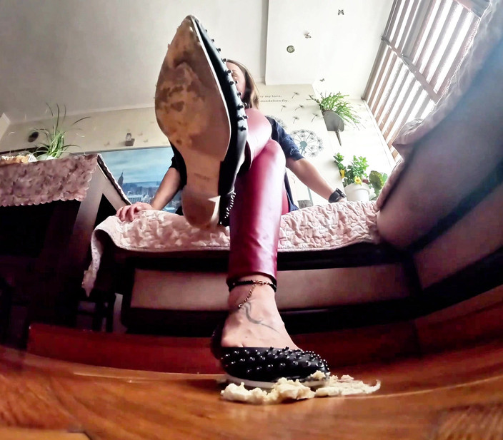 Mistressyammyboots: Cewek polandia dengan sepatuku pakai lidahmu
