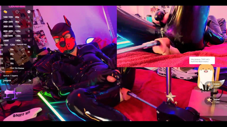 Roman Heart: Nicolaus Rubber Show Mit Pup Maske