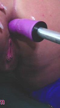 La tettona gigante claudia marie viene scopata nel culo grasso con una macchina del sesso anale