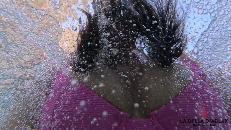 LaBellaDX: Lofi Melodies와 함께하는 편안한 밀프 자쿠지