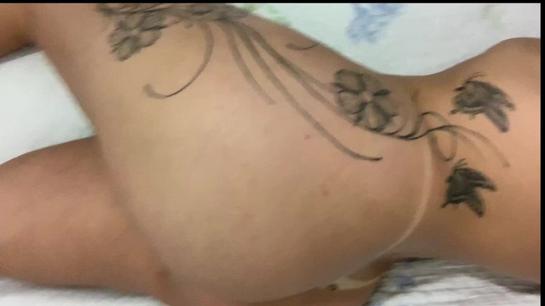 Agatha Lyra: 昼食時の熱い手コキ。