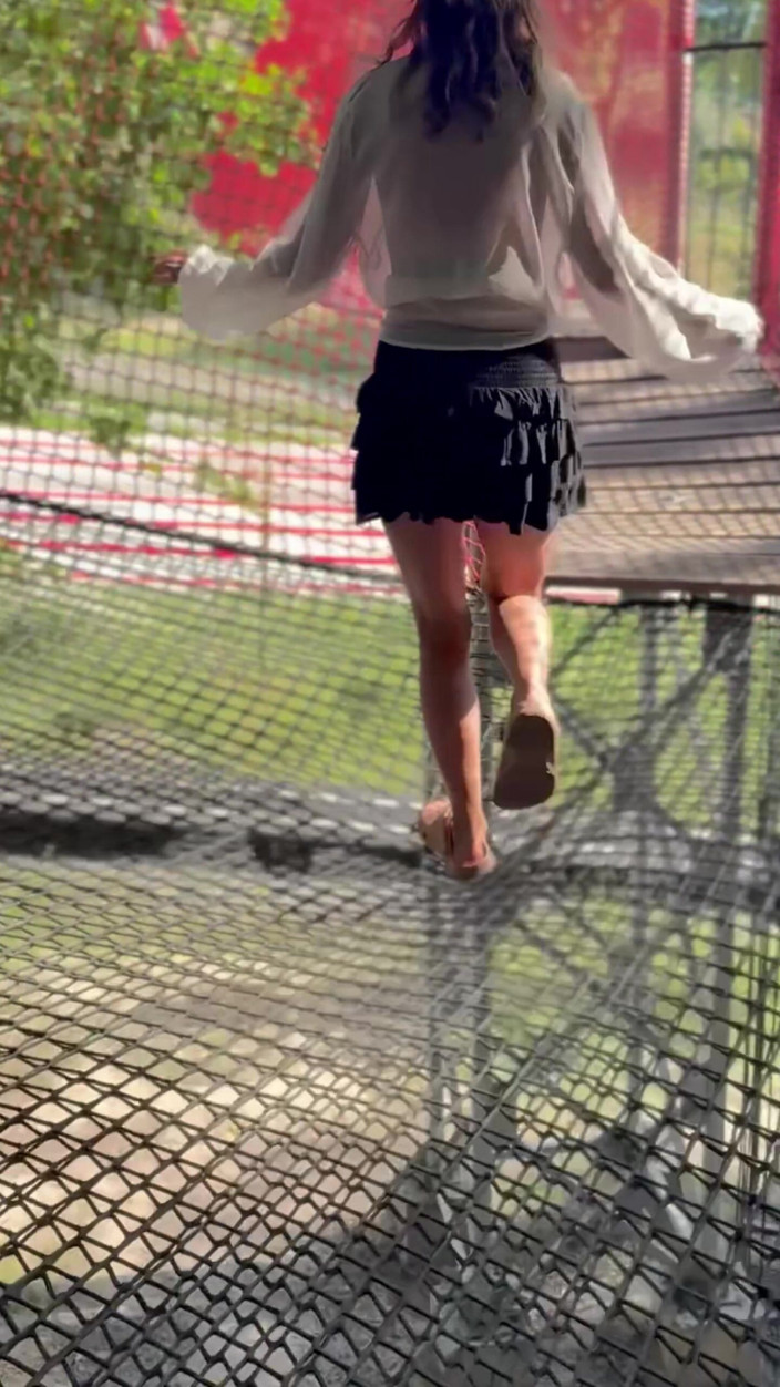 Sonya Pretty: Nackt beim Spaziergang