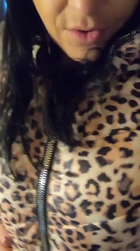 Hluboké kouření v kalhotách velbloudí špičky a péro