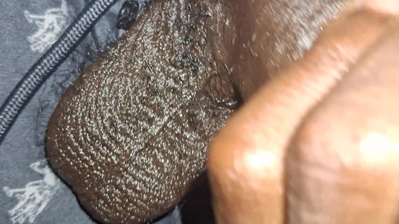 Chocolate Meat Stick: Succoso nero non circonciso accarezza lentamente da vicino