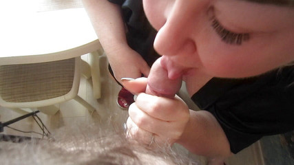 Zona901: Nabídla dezert k čaji a děvka dostane dezert kouřením