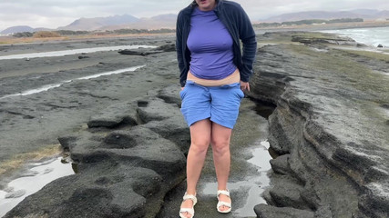 Emma Voyeur: Awek bengkung terdesak untuk kencing