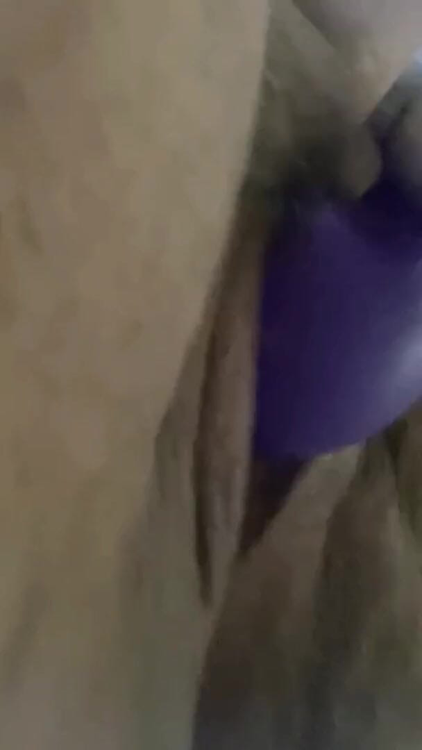 Real homemade BBW BBC porn: Stimulând pizda mea grasă și păroasă cu baghetă electrică
