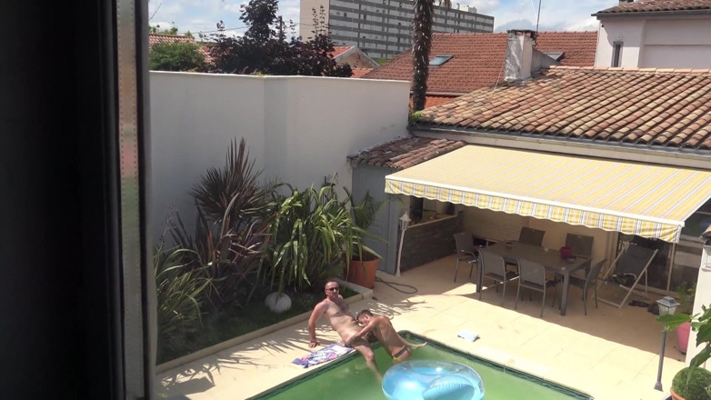 Gaybareback: Francesa novinha fodida em pêlo por sexy gay