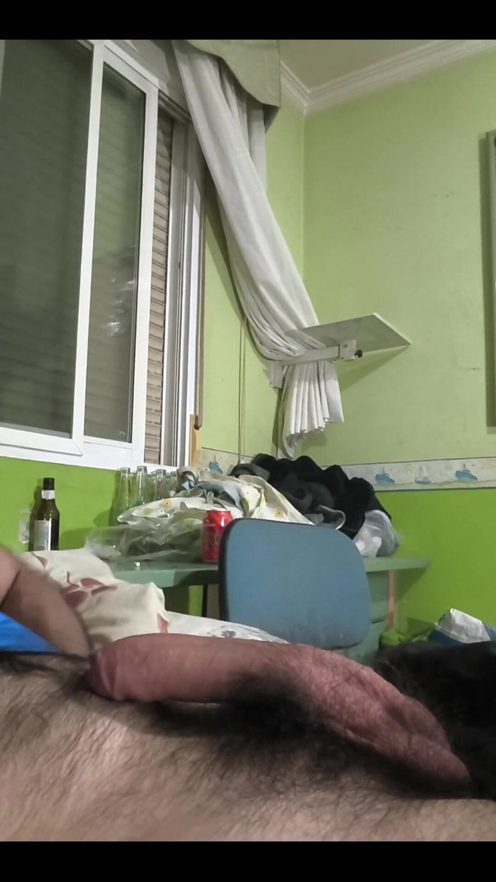 The girls' cave of fear: Video slámy na fotografiích