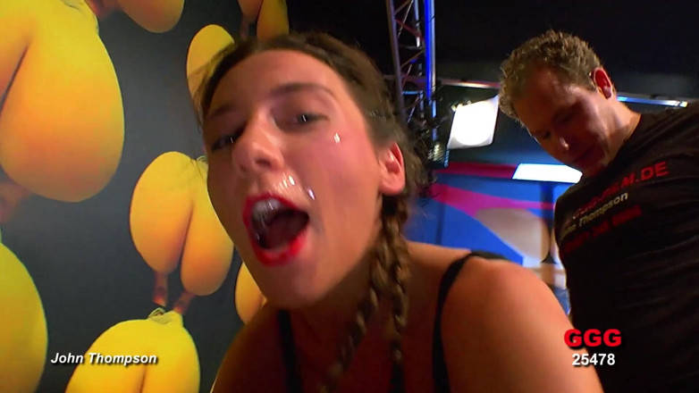 German Hardcore Gangbang: सेक्सी बेब प्यार करने वाली सामूहिक चुदाई और बुकाके