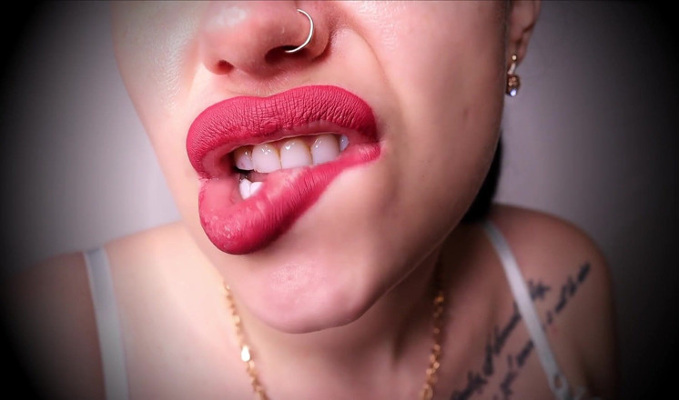 Goddess Misha Goldy: Burgundy lips make you weak as fuck! My full, perfect,...