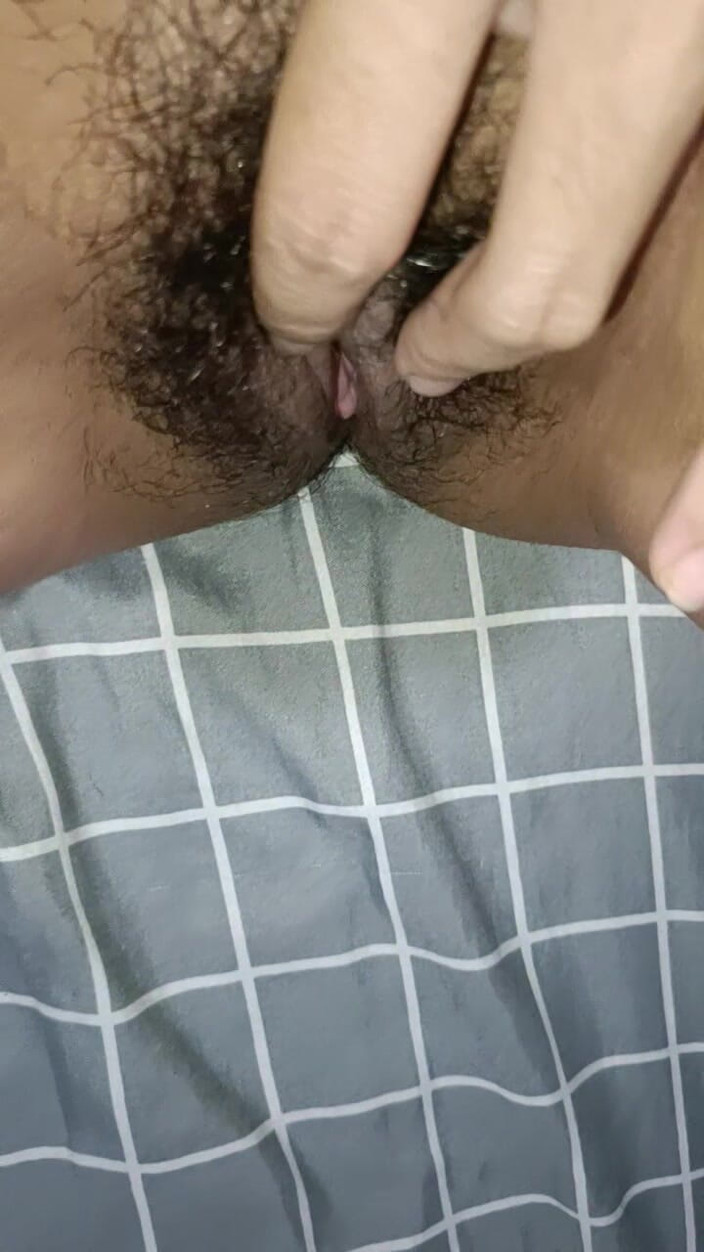 NadiaAlmer: Моя невістка у вітальні, коли вона сама