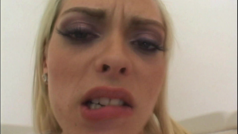 Best Amateur Sex: Starla Sterling si fa bagnare la fica e scopare duramente...