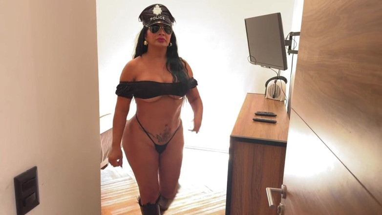 Calientehubxxx: Policja z Gali Divą