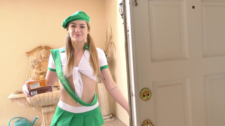 Perv Milfs n Teens: Le grandi labbra della figa di kenzie madison cullano il...