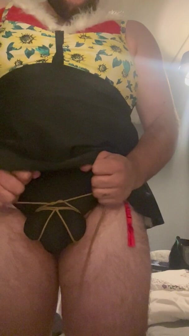 Shaun Cbt: Pikbondage met travestiet en extra bondagehanden geboeide aan kraag met...