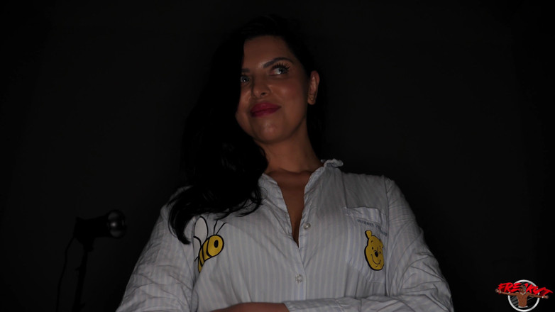 Freaky T: Busty MILF Kira Queen Handle Freakyt
