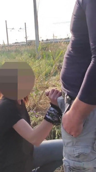 Dick Flash - a Girl Caught Me Jerking off in a Park and Help Me Cum - Misscreamy