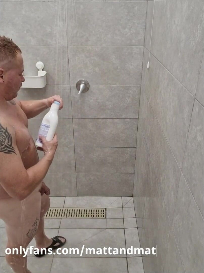 Matt_AP: Ginger tar en dusch i gymmet del 2