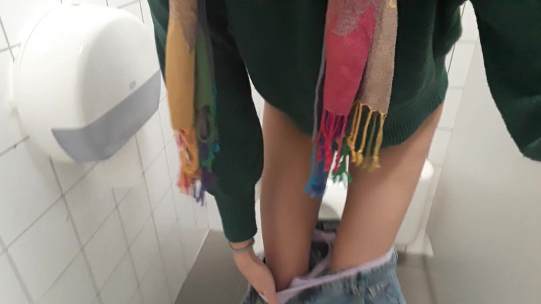 Mistress_GR: Golden shower.