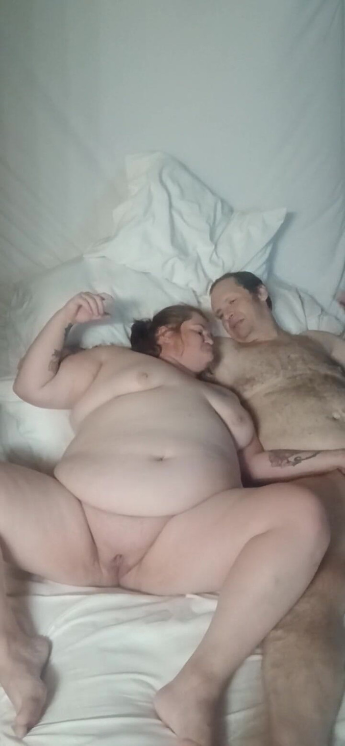 MAGLIGHTGIRL69: Шаловливая падчерица трахает возбужденного отчима!