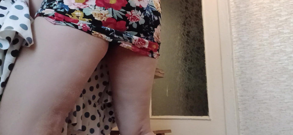 Lesbian-illusion: Mi madrastra me folla en la mesa de la cocina