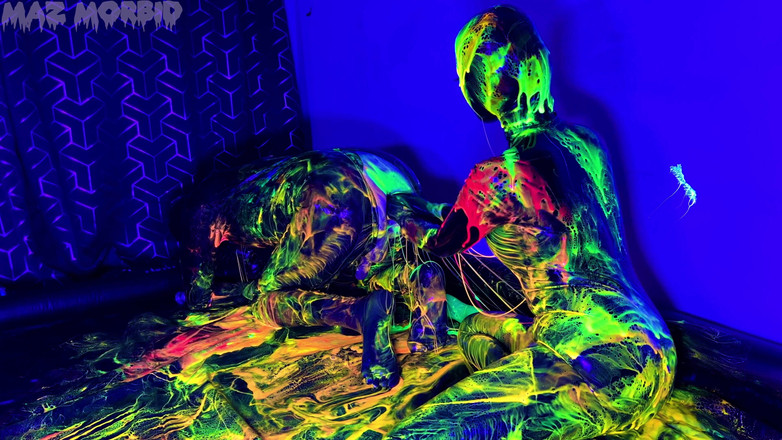 KinkyFemdomTV: Uv wet e disordinato due fisting 4K con patricia