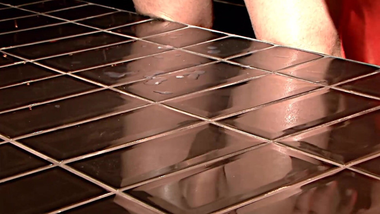 UK Naked Men: Sweatbox