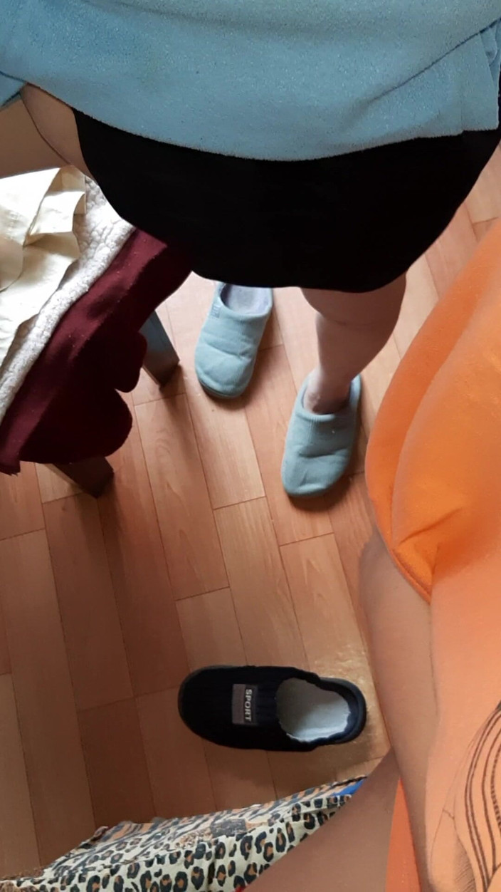 Lesbian-candys: Under våra kjolar tog våra skickliga fingrar oss till orgasmer