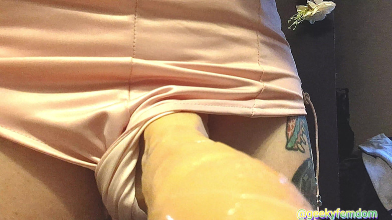 Geeky Femdom: Chica gamer Futa