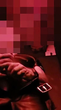 암실을 순항한 후 무거운 커밍샷
