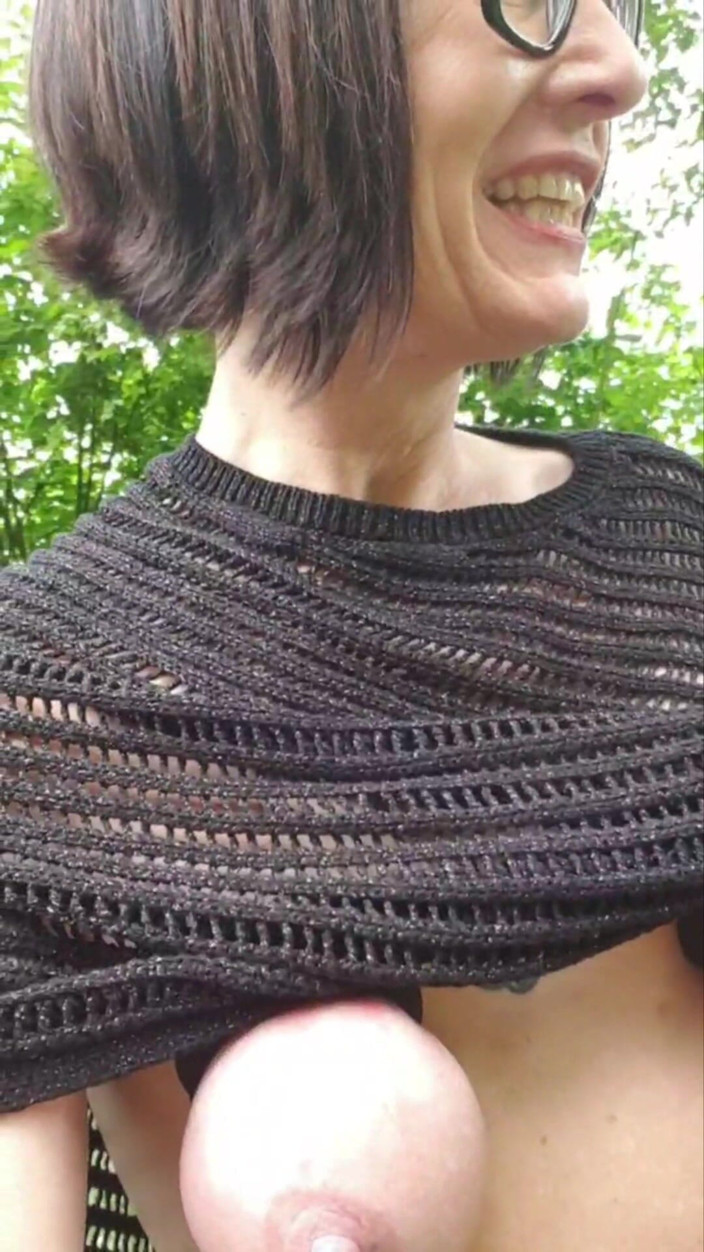 JulieEroticDress: Attrapé Par Un Joggeur