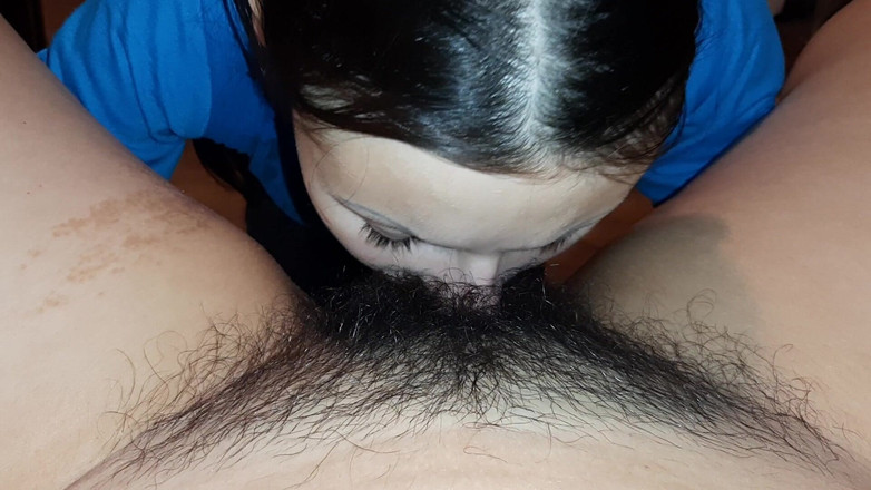 Lesbian-illusion: 我舌交我女友毛茸茸的阴户达到高潮 - lesbian-illusion