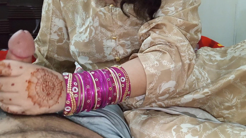 QueenbeautyQB: พ่อตา Desi และห้องนอนลูกสะใภ้เย็ดครั้งแรกพร้อมคุยลามก