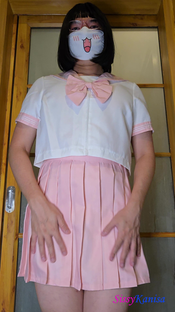 SissyKanisa: Sissy Kanisa's Przymierzalnia: Try na Pink Seifuku (japoński Sailor College Uniform)