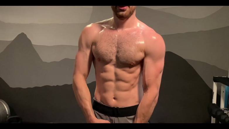 Jay Stroke: หลังออกกําลังกาย Flex เปลื้องผ้าและอวด