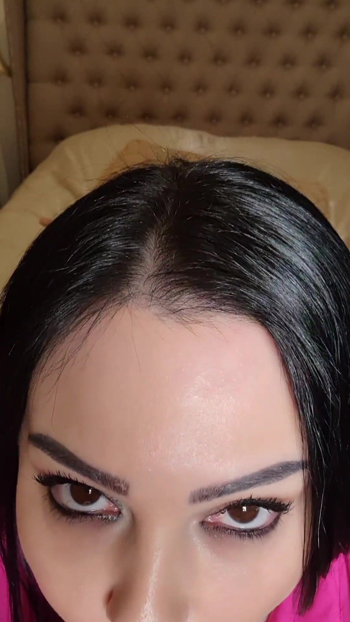 LACEYLOOXXX: Mẹ kế trêu chọc trong chiếc áo satin &amp; váy ngắn - pov...